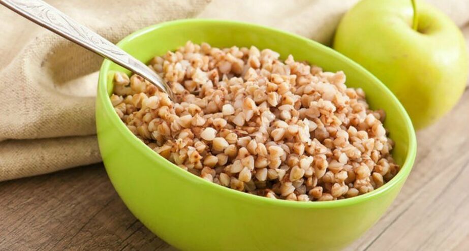 Buckwheat Porridge mat engem Apel