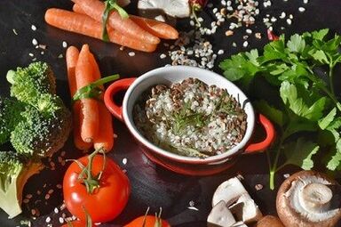 Ongeféier de Menü no dem Schema fir eng gesond Ernärung